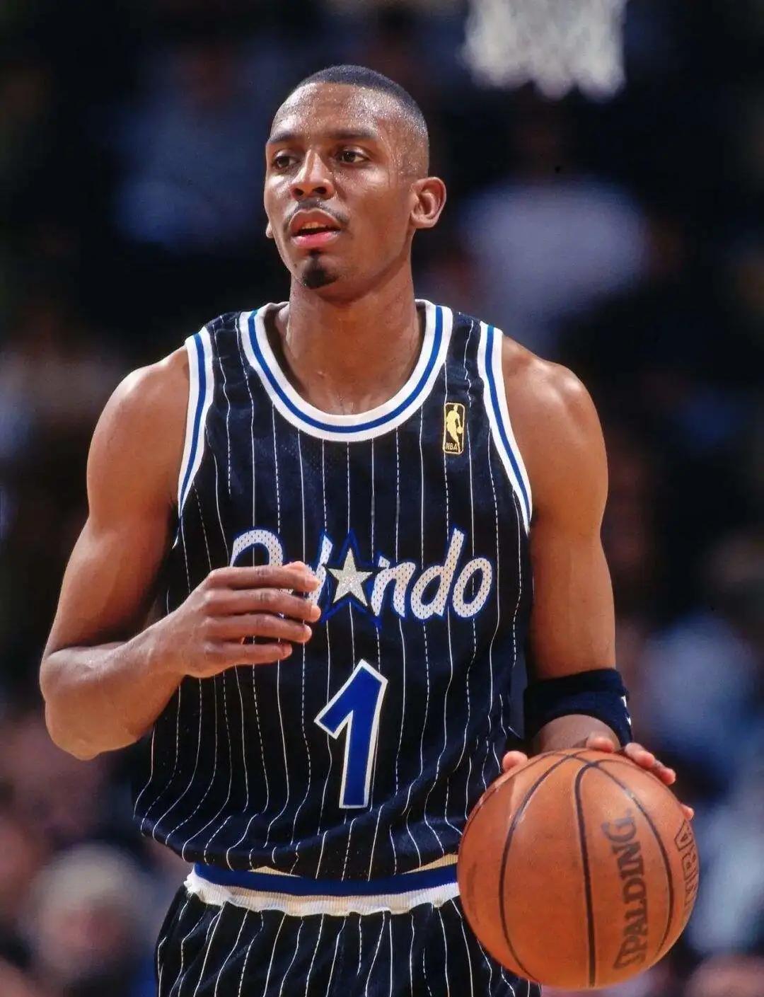 九游娱乐网站-NBA球员伤愈复出，球队备战状态好转