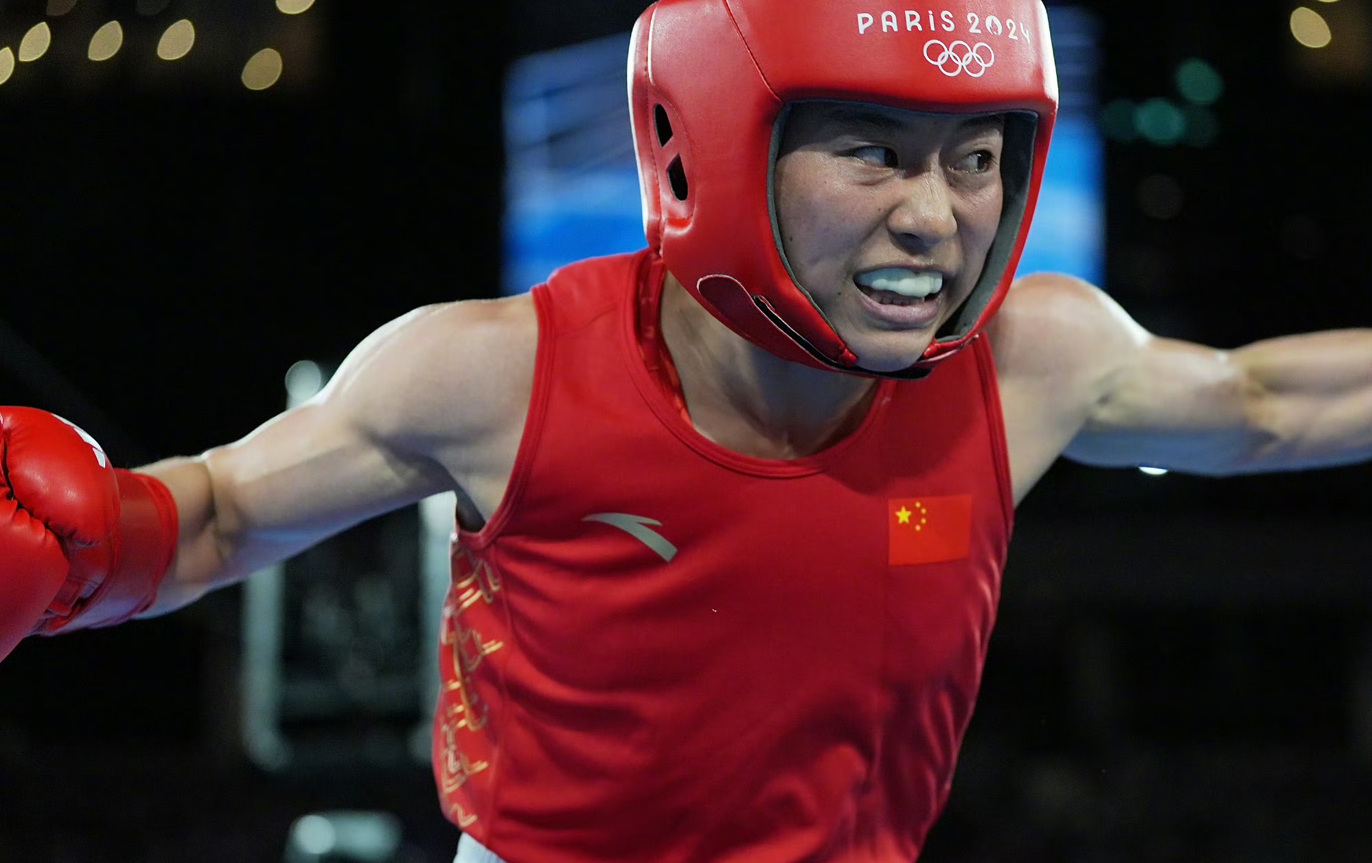 九游娱乐网页-关于悍勇夺冠!女子拳击比赛中的一幕让人惊叹的信息