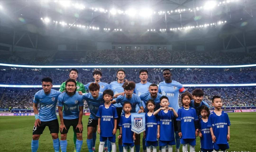 九游娱乐网页-巧夺比赛胜利，球队雄心勃勃风采十足