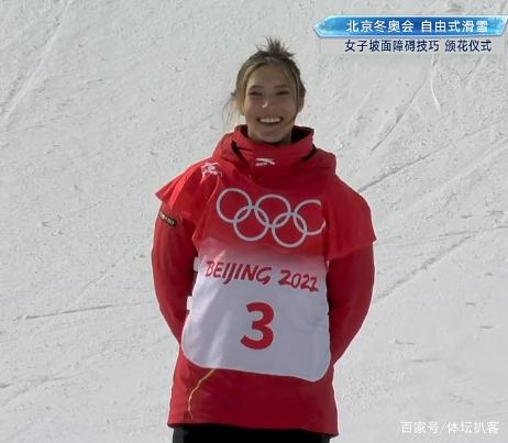 瑞士选手再度登台，赢得观众掌声