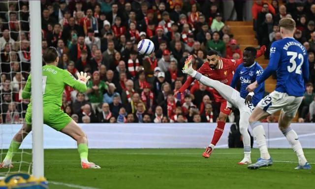 巴达霞努斯曼城与巴萨对碰，强者胜出？