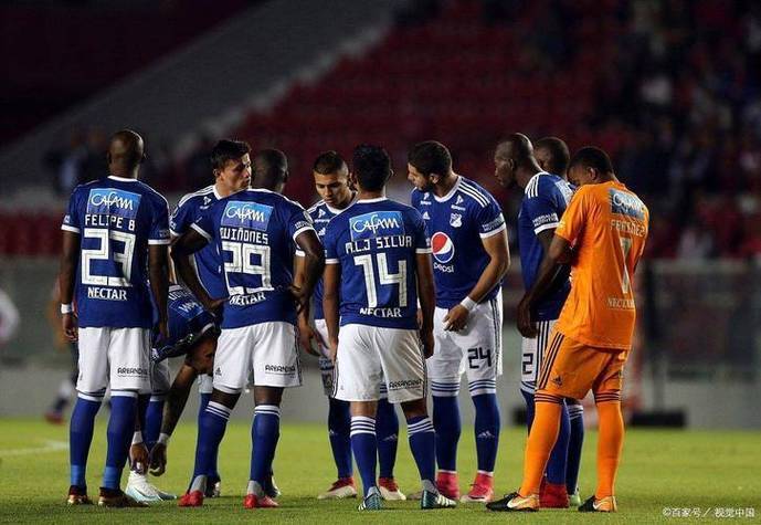 拉脱维亚男篮在对抗巴林队中取得压倒性优势