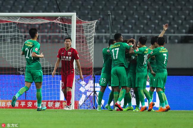 九游体育直播-上港主场逼平国安，继续保持不败记录
