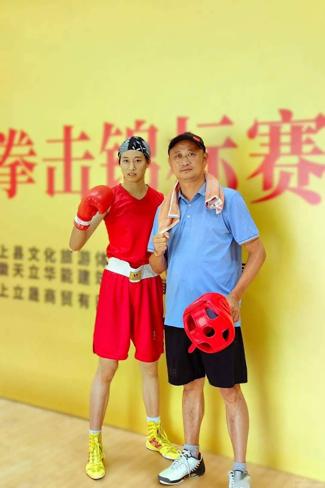 九游娱乐官方网站-拳击决赛两选手打得难分难解，扣人心弦