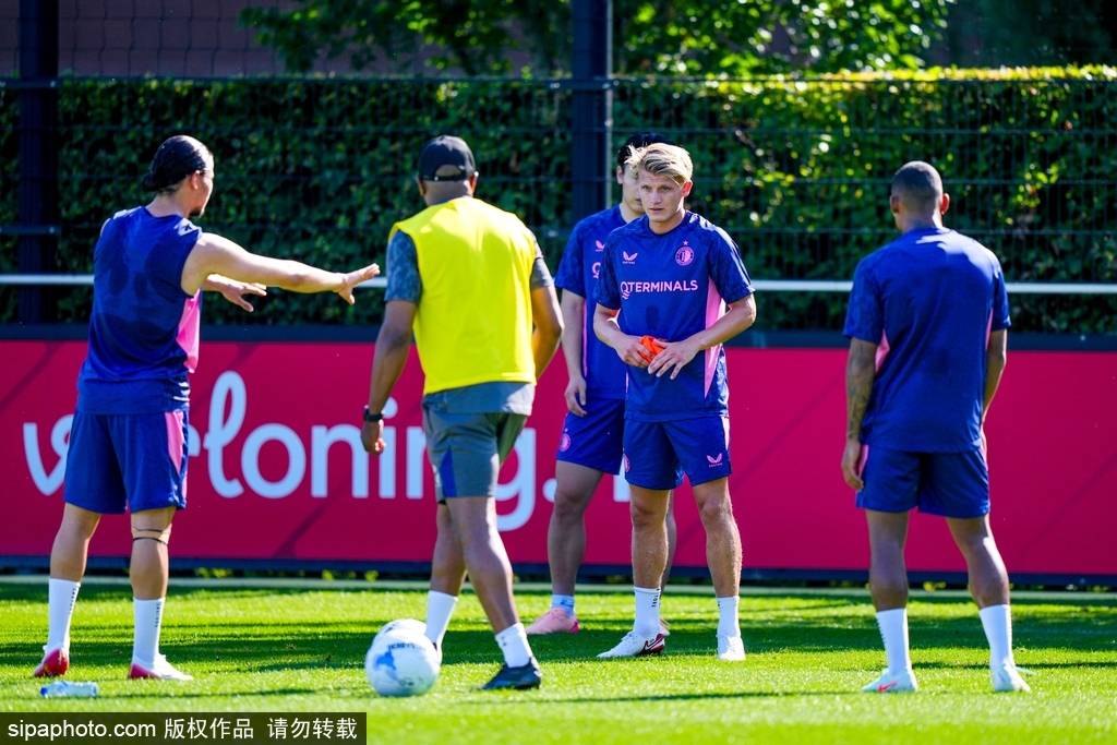 九游娱乐网页-热那亚球员集训备战,迎接新赛季挑战