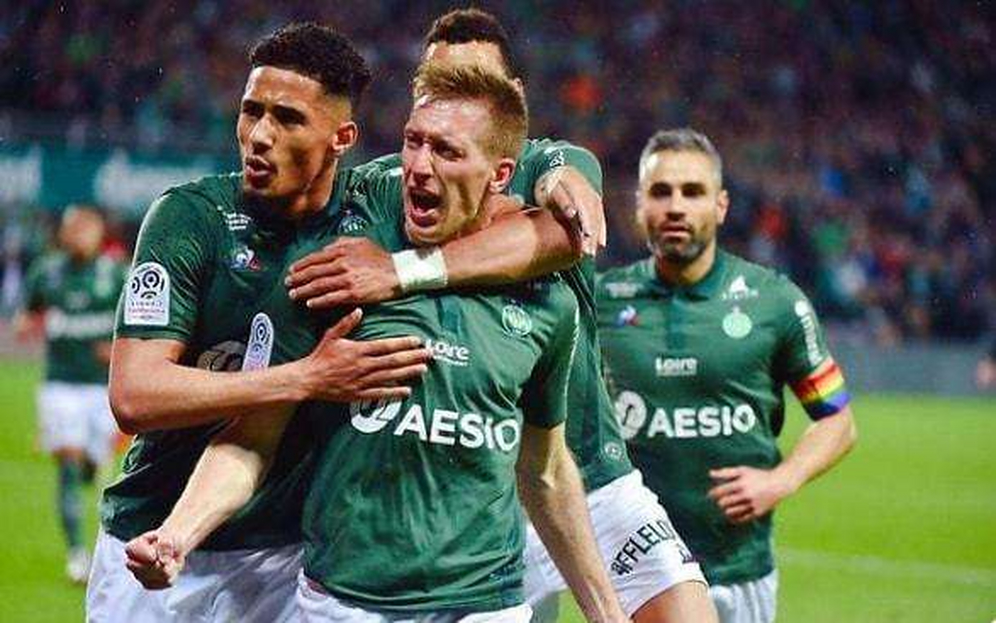 里昂VS圣埃蒂安比赛前引发球迷猜想