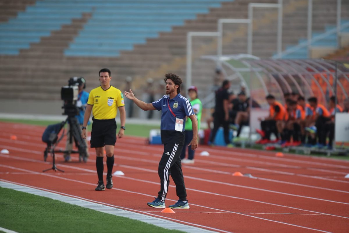 南美洲巨星斩获个人荣誉，助球队提升实力