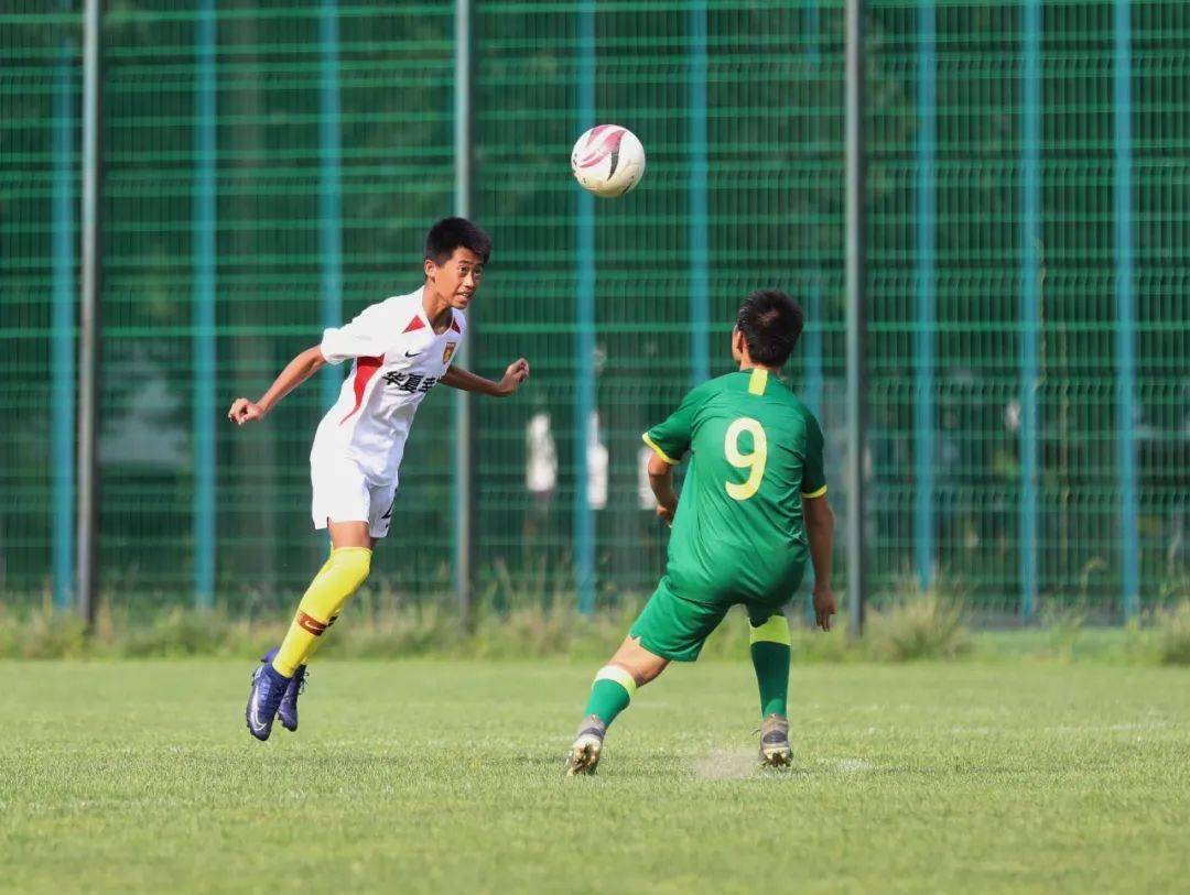 九游娱乐-球队团结一致,全面战胜对手取得胜利