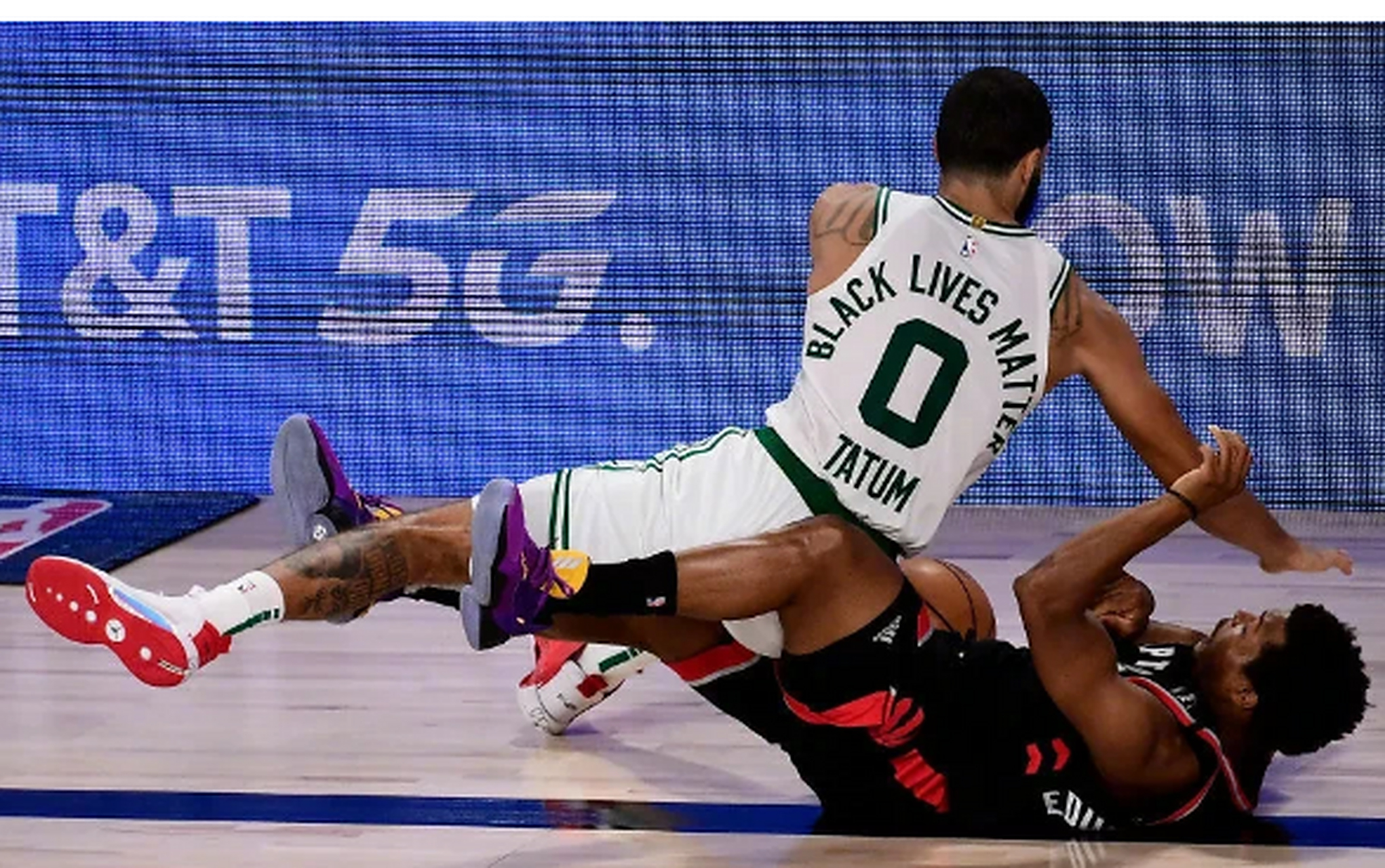 猛龙胜魔术洛瑞25分成全队最佳 猛龙胜魔术洛瑞25分成全队最佳