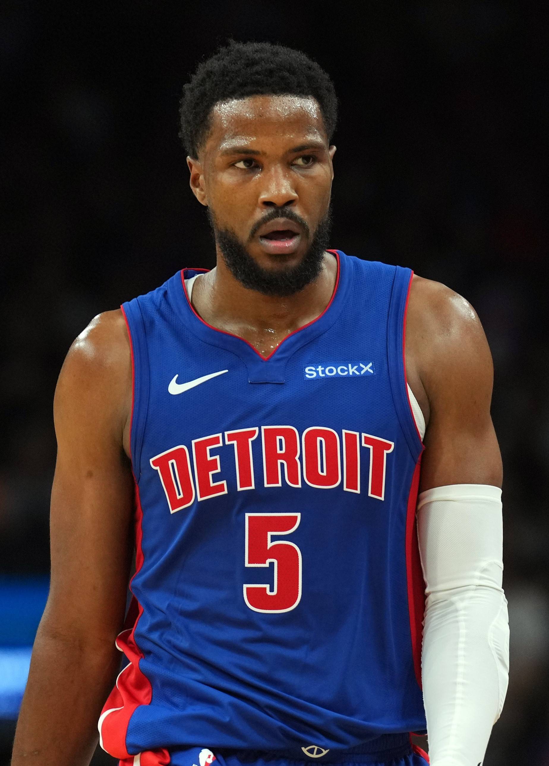 76人大胜尼克斯,东部半决赛将对决雄鹿 76人大胜尼克斯,东部半决赛将对决雄鹿