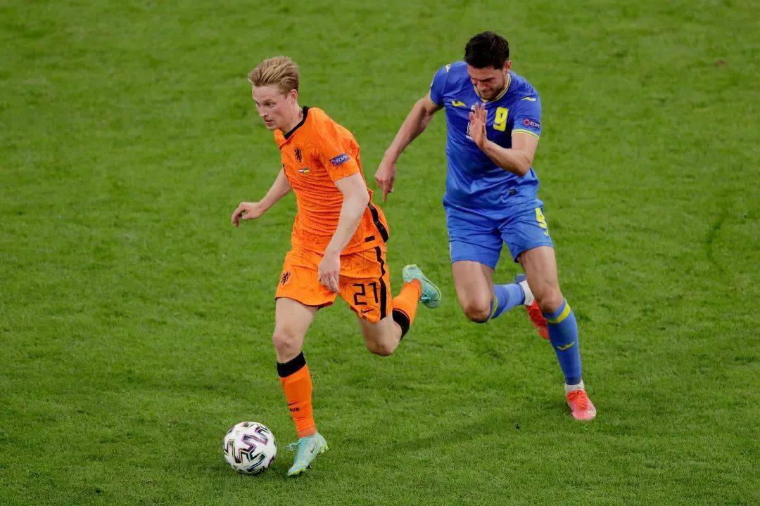 英格兰2-2战平乌克兰,斯特林扳平 英格兰2-2战平乌克兰,斯特林扳平