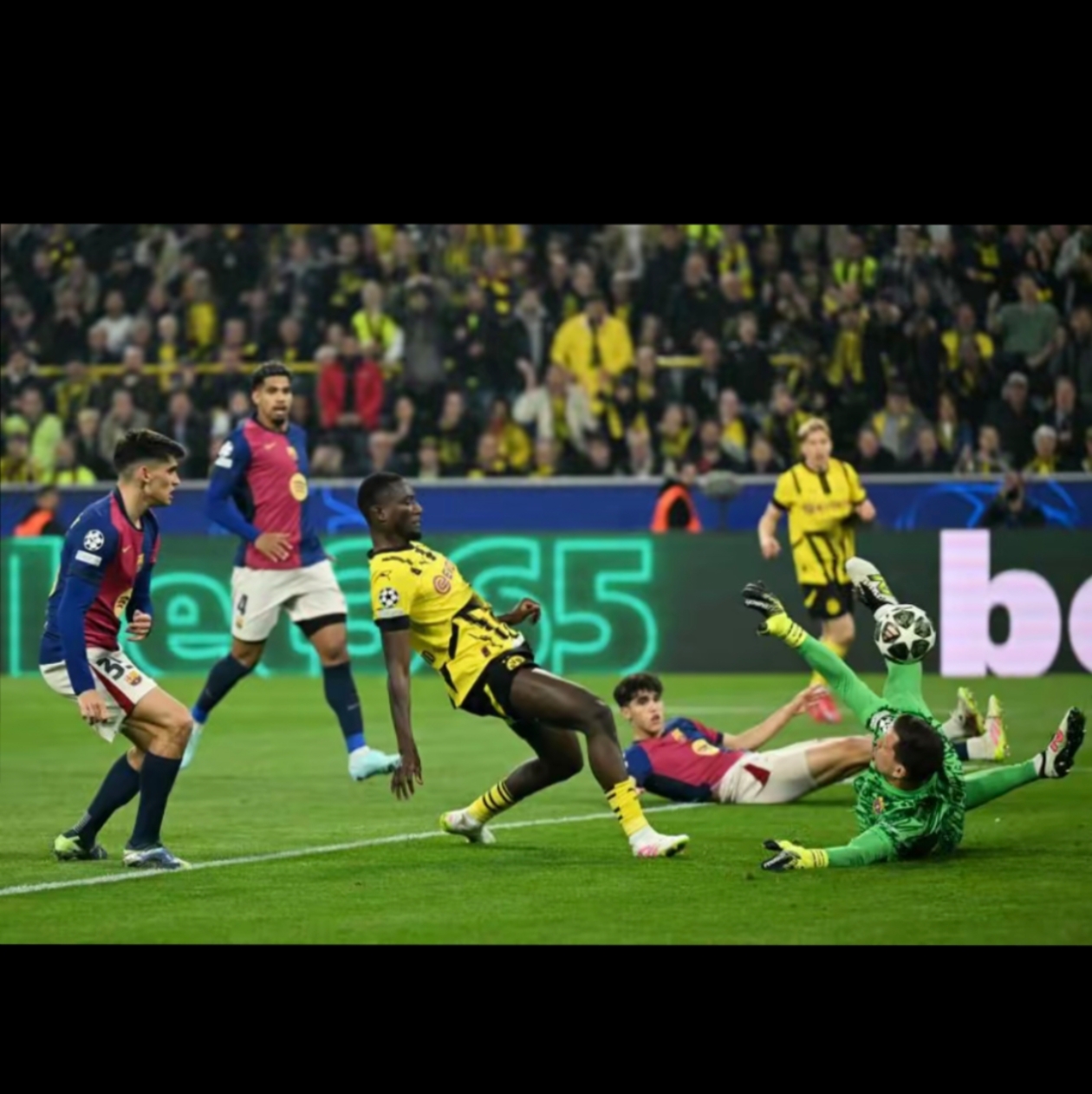 九游娱乐入口-关于巴萨碾压皇马,莱万关键制胜的信息