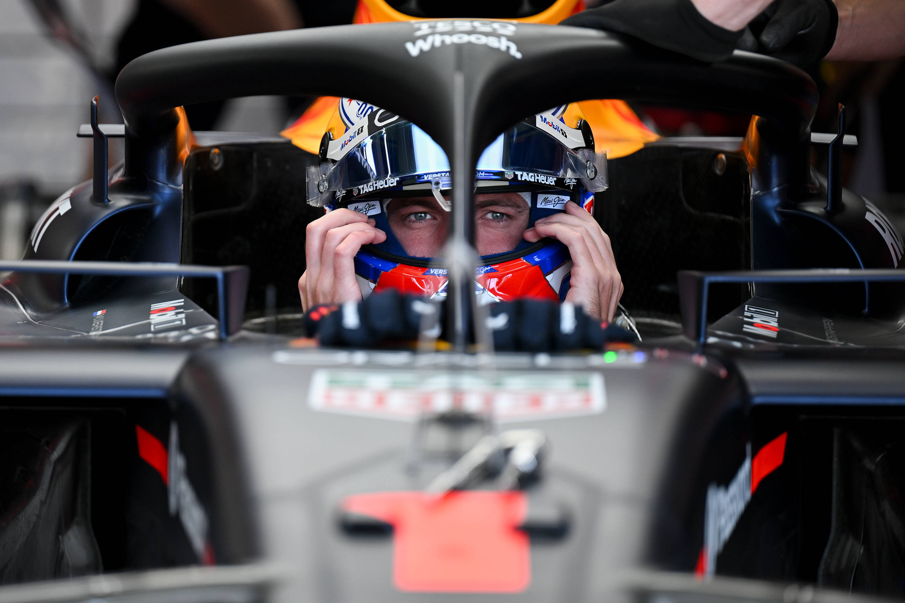 九游app下载-梅赛德斯逆转红牛车队,拉塞尔带队取胜