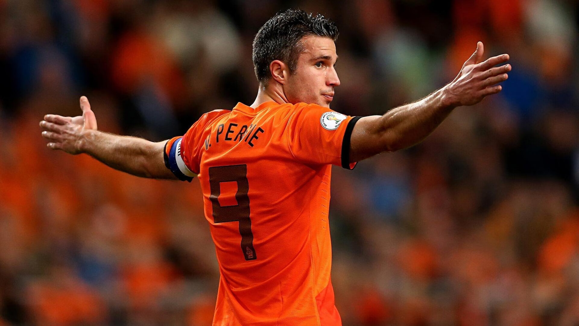 绿茵防线与极速弯道,当皮克的统治艺术映照F1终极之夜